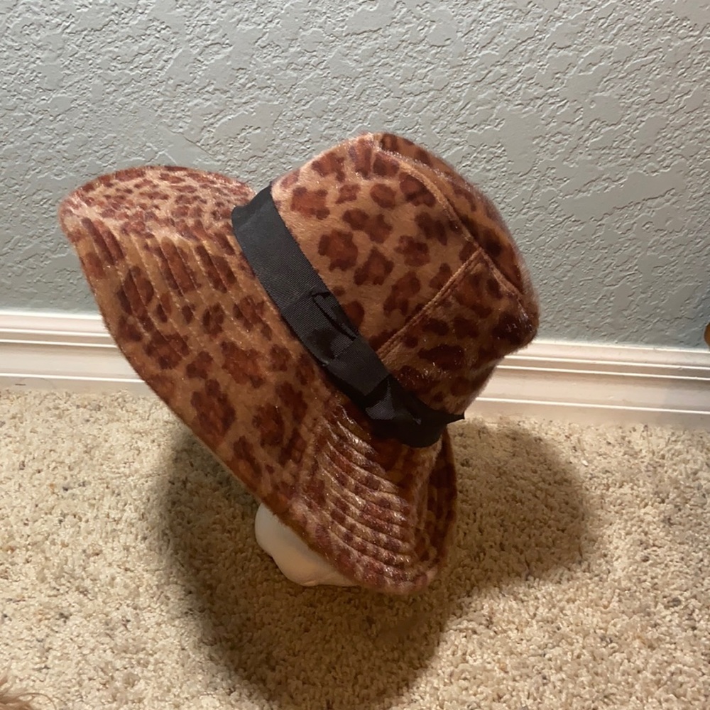 Stylish Bebe imported faux fur leopard hat
